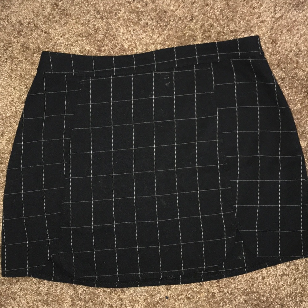 Brandy melville black & white checkered mini skirt